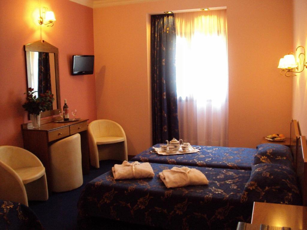 Astoria Hotel Traditional Komotini Room photo