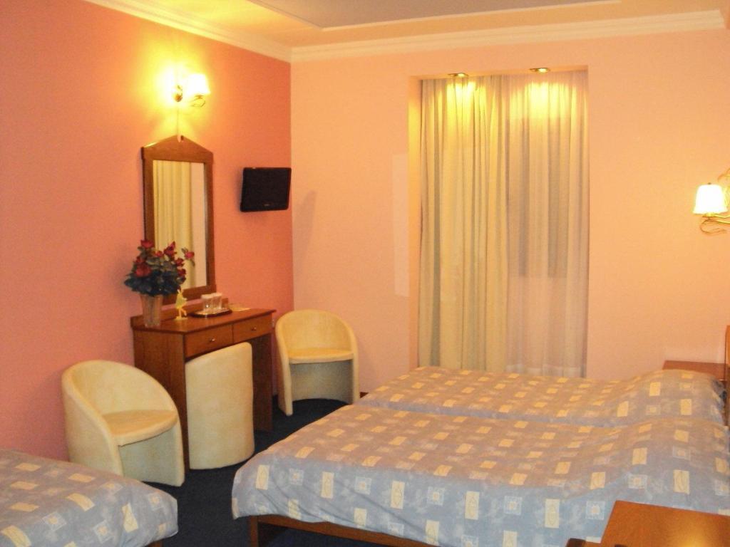 Astoria Hotel Traditional Komotini Room photo